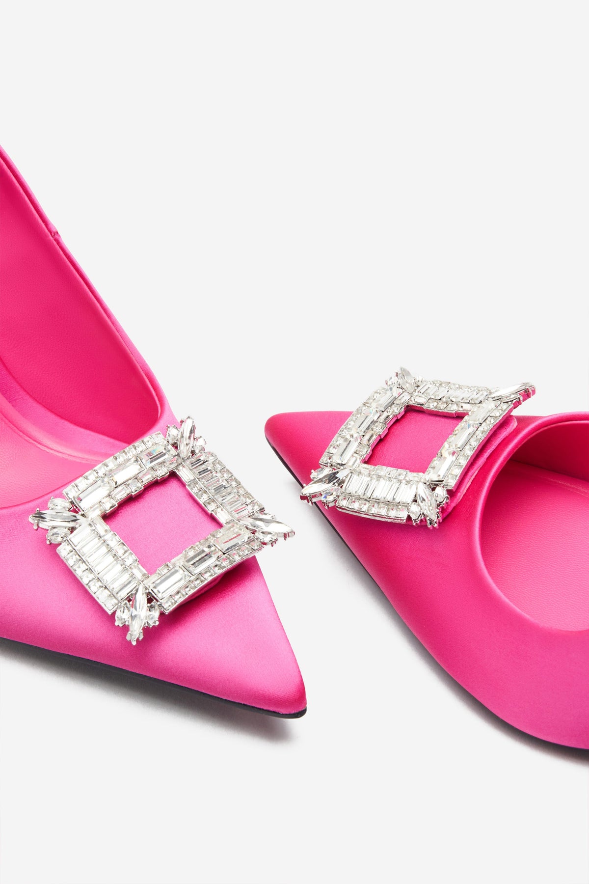 Crystal Satin Slingback Pumps in pink | N°21 | Official Online Store